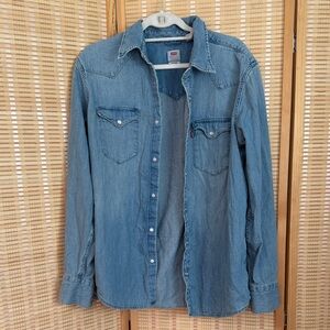 Levi's Men's Light Blue Casual Shirt